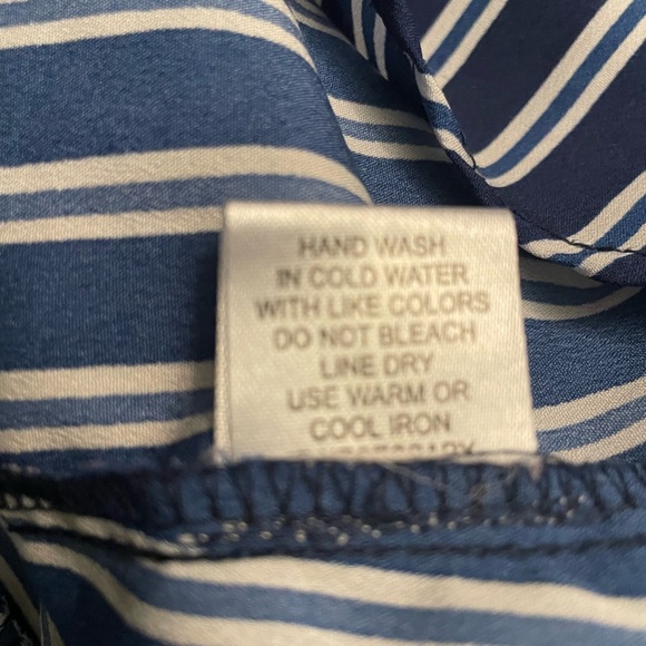 Navy Striped Short Sleeved Blouse Size 1X lightweight, tunic, fun - Picture 7 of 7